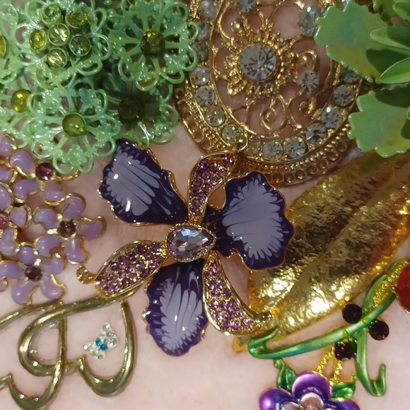 Floral Picture Art With Cats And Butterflies - Picture 5 of 7